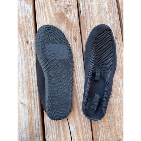 📩🎀🛍️2 for $10🎀🛍️ATHLETIC Works Men's Aqua Shoes Size 9/10 - Picture 1 of 5
